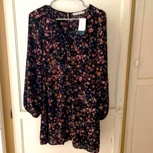 Abercrombie & Fitch - Fit to Flatter dress